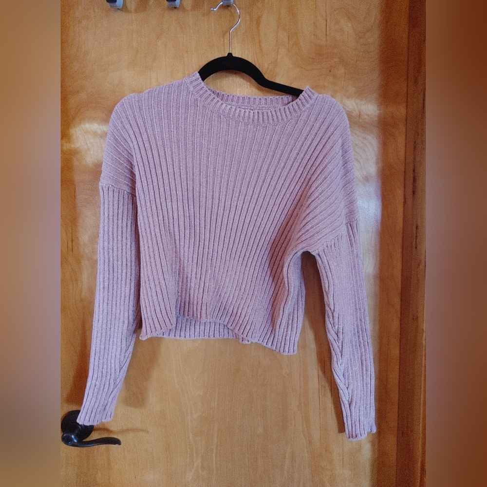 assorted sweaters - Picture 14 of 14